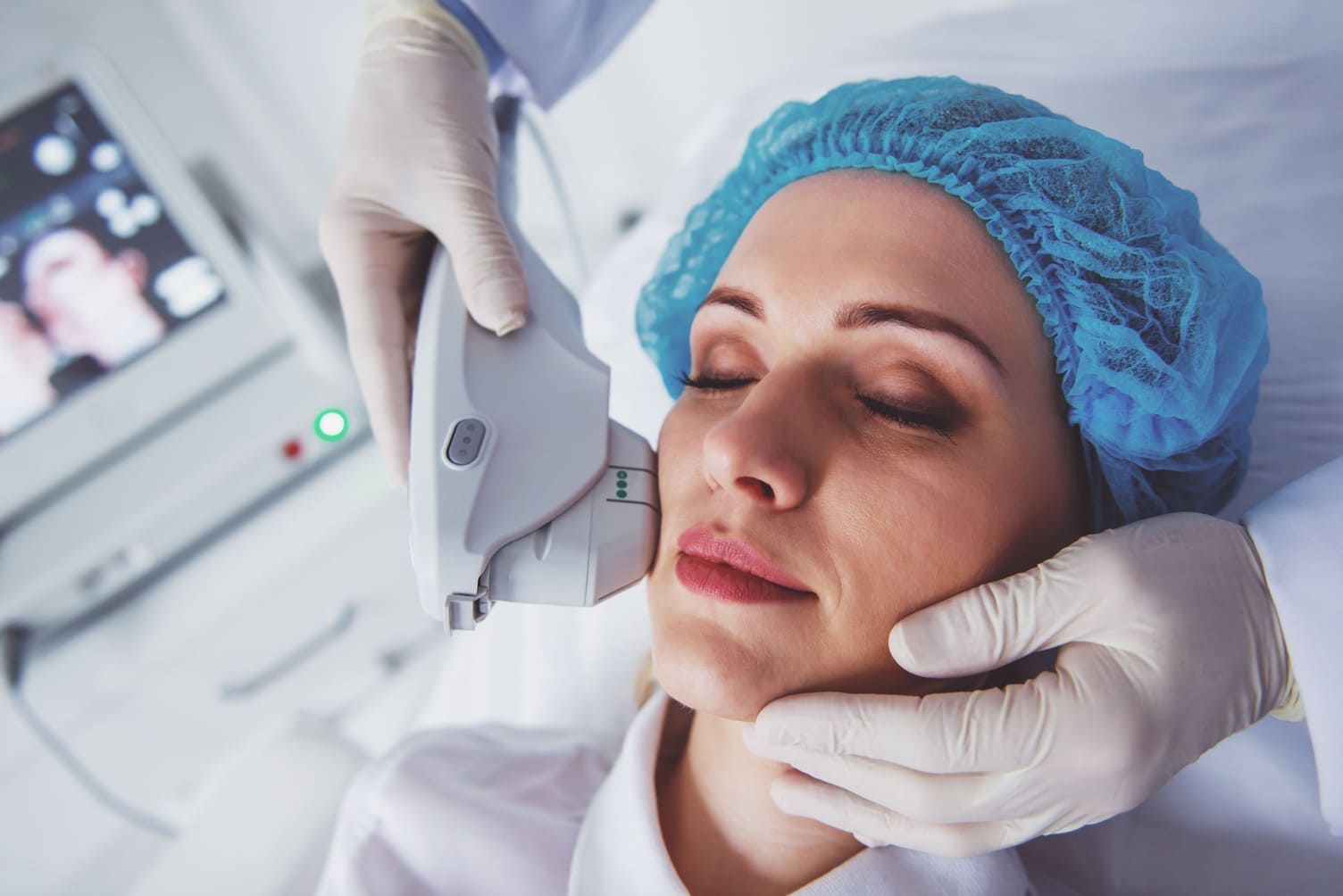 Non-Surgical Facelift for Lifted, Firmer & Youthful Skin
